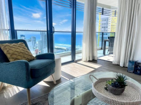 Oracle 28th floor Tower 2 Ocean views! - GC Getaways
